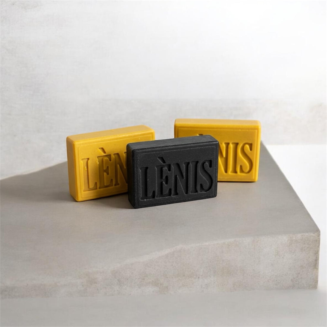 LÈNIS brightening glow bar